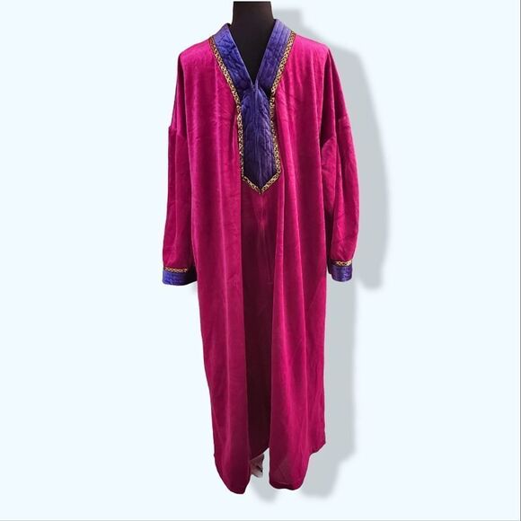 Gilligan O'Malley pink velour nightgown - Picture 1 of 7